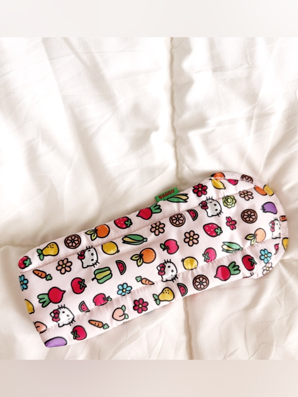 Baggu Hello Kitty Puffy Glasses Sleeve - Picture 2 of 2